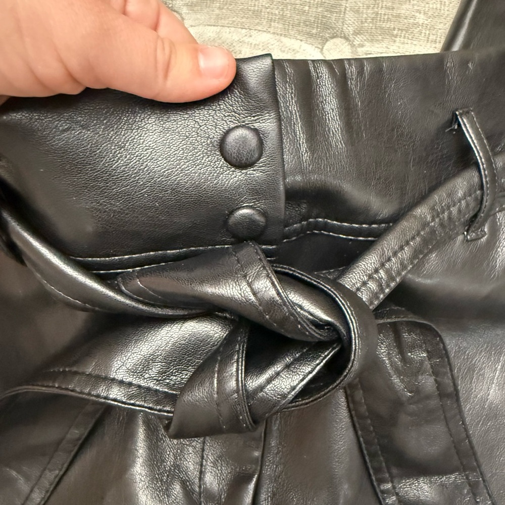ARITZIA WILDRED Black Faux Leather Tie Pants High Waisted Iconic Trousers size 4 - Picture 7 of 12